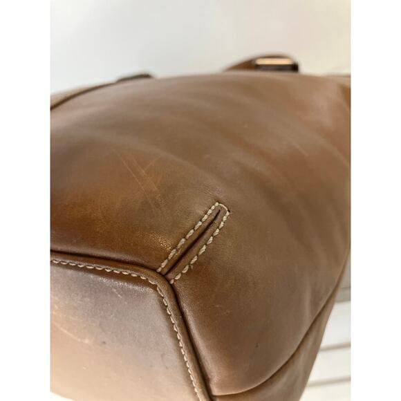 COACH 9572 LARGE BROWN SMOOTH LEATHER SHOULDER BAG - Picture 9 of 17